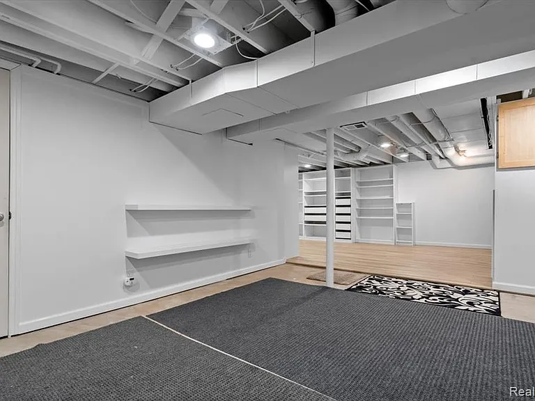 5476 Van Ness Dr — Photo 42