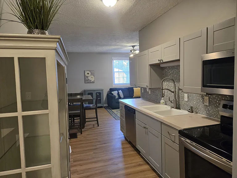 214 Country Club Ln #C — Photo 4