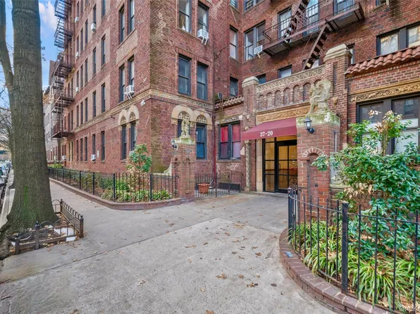 3720 81 Strret #5E, Jackson Heights, NY 11372