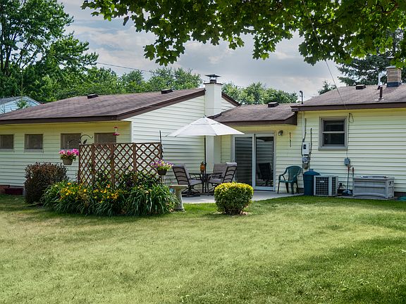 5th image of 50780 Mile End Dr