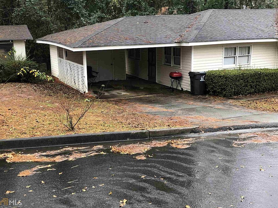 2nd image of 1211 Pinewood Dr