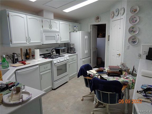 4th image of 2550 E Jared Dr