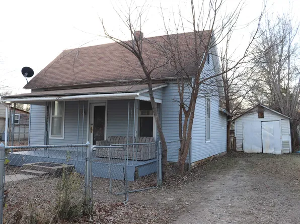 1017 Stewart St, Winfield, KS 67156
