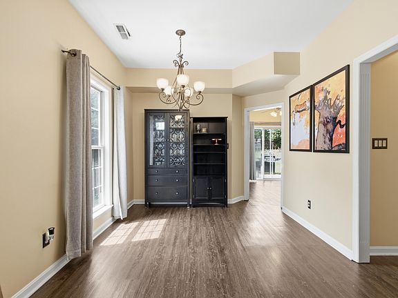 4th image of 3648 Fair Ridge Dr