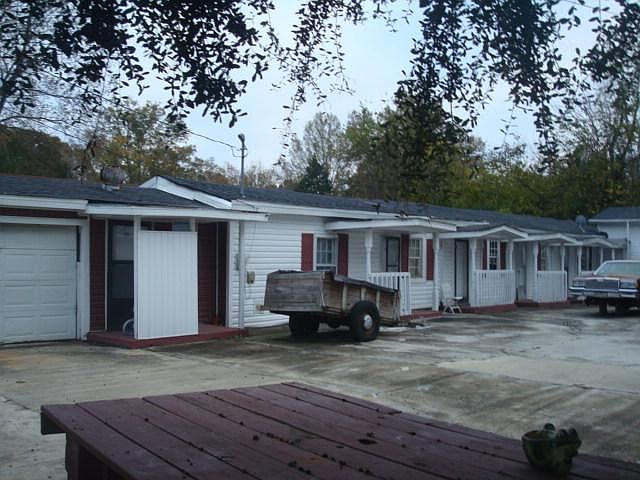 2nd image of 402 E Dargan St
