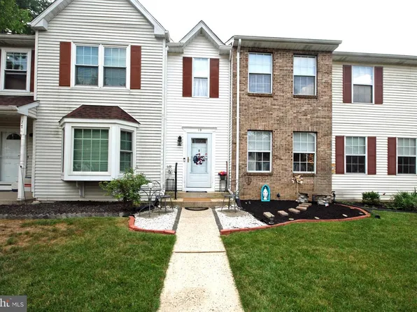 19 Dunmoor Ct N, Hamilton, NJ 08690