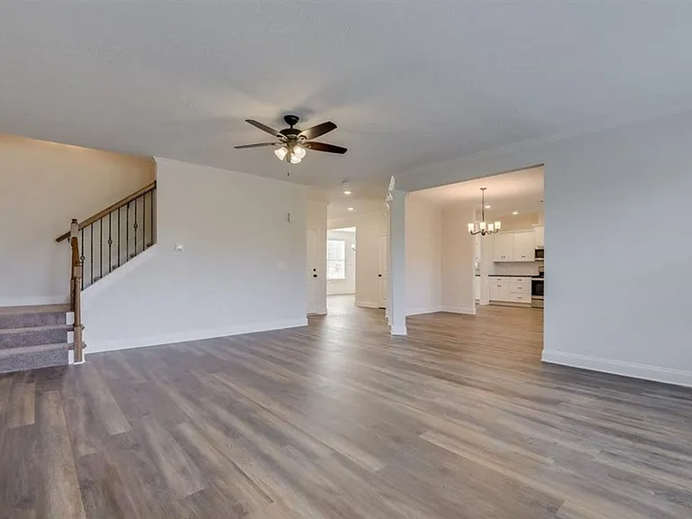 1011 Spotswood Cir — Photo 37