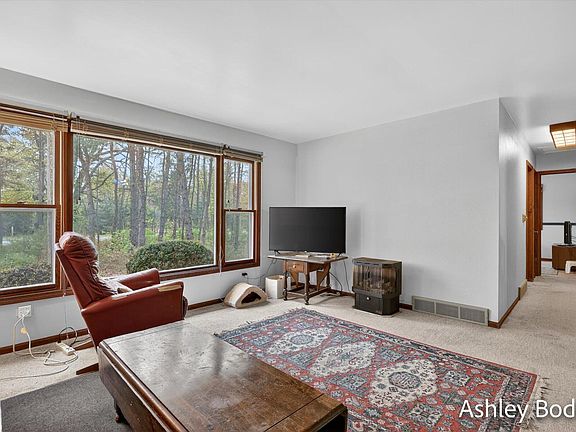3rd image of 11888 Long Lake Dr NW