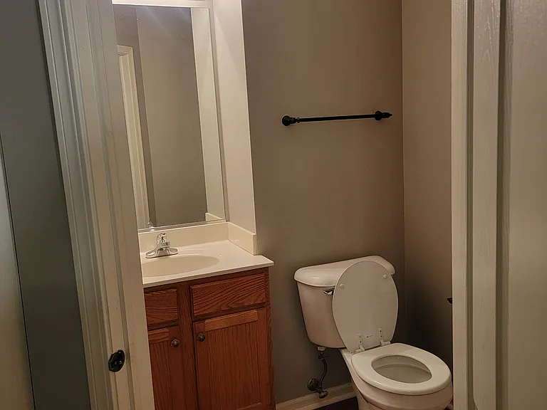 Main Floor 1/2 Bath