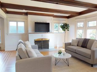 806 N 48th St #12814089, Seattle, WA 98103