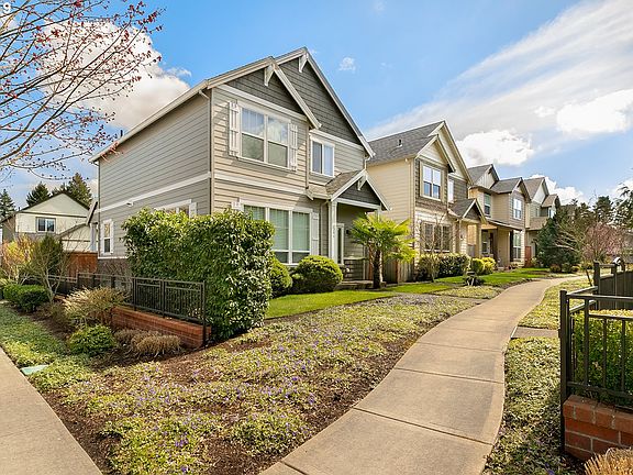 2nd image of 289 NE Sloan Way