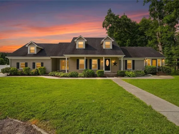 1833 Benefit Rd, Chesapeake, VA 23322