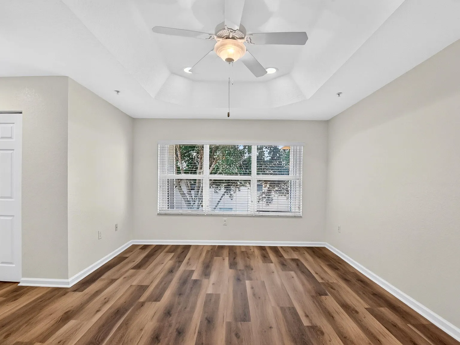 4 bed, 2.5 bath, 1966 sqft, $3,600 — Photo 4