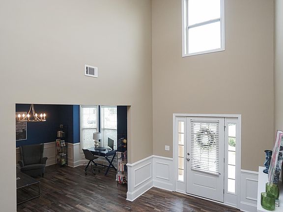 4th image of 6 Caswell Ln