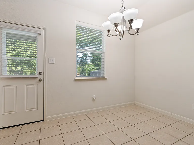 1800 Black Willow Trl — Photo 5
