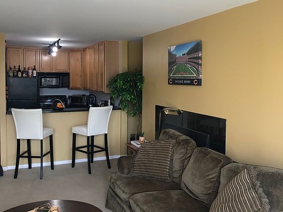 3rd image of 5800 Oakwood Dr Unit 3G