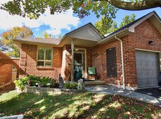 42 Greentrail Dr, Hamilton, ON L0R 1W0