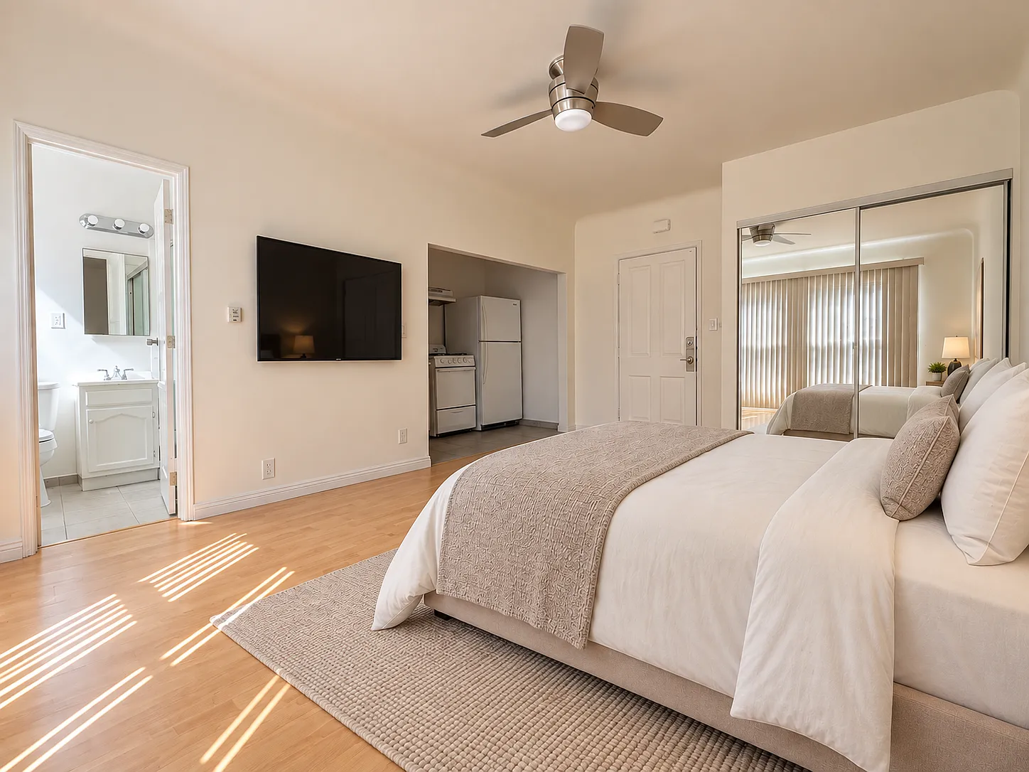 Studio, 360 sqft, $1,700 — Photo 4