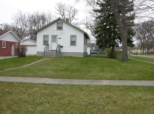 224 24th St S, Fargo, ND 58103