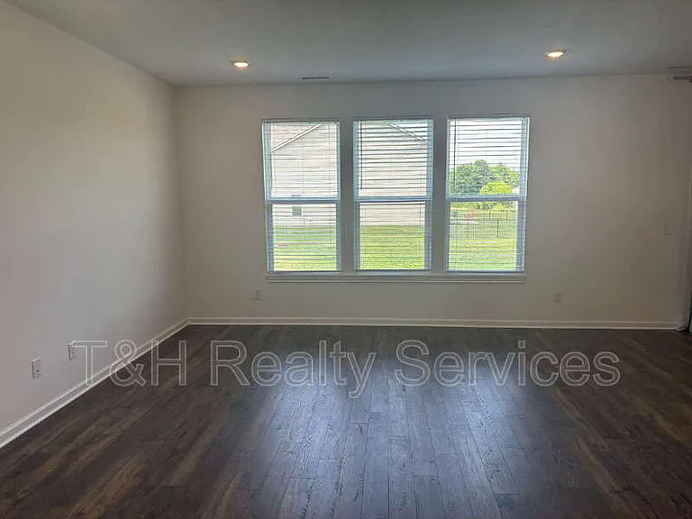 354 N Grand Oak Dr — Photo 12