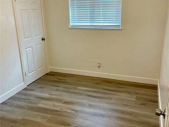 5th image of 264 E Juniper Ave