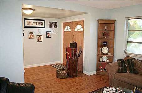 3rd image of 4134 Lakespur Cir S