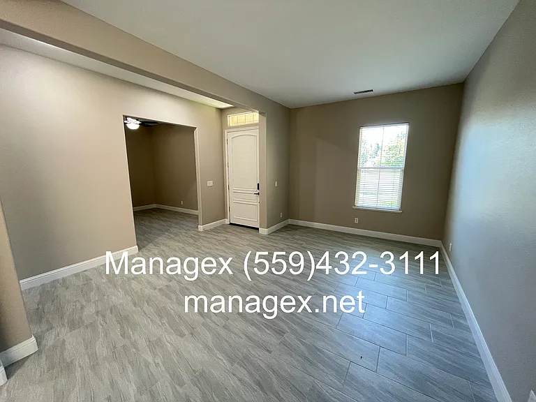 2175 Lester Ave — Photo 6