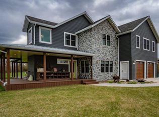 107 Clark Ave W, Bainville, MT 59212
