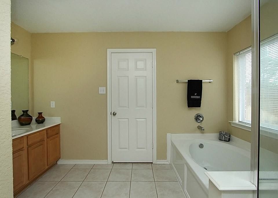2nd image of 3715 Teaberry Ln #House