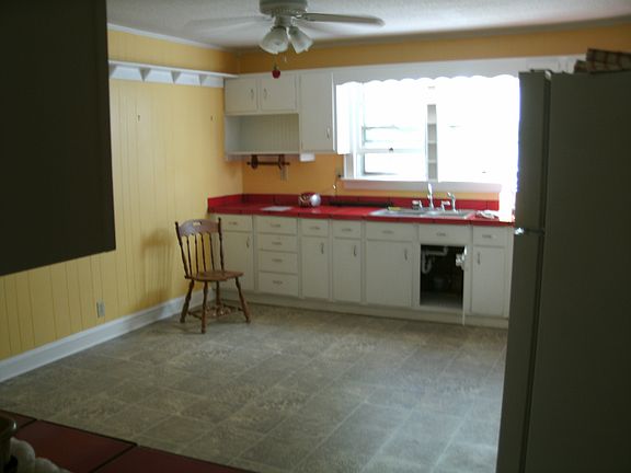 5th image of 6030 Glennifer Ln