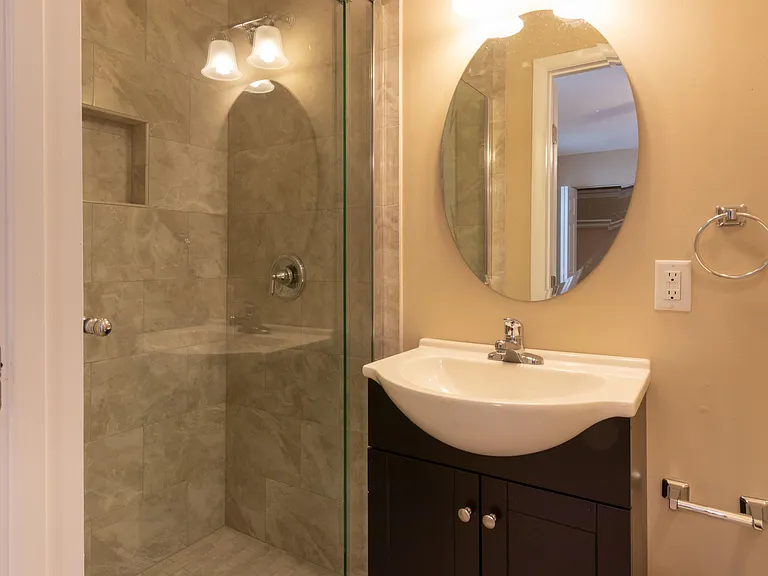 324 Lakeside Dr #E3 — Photo 14