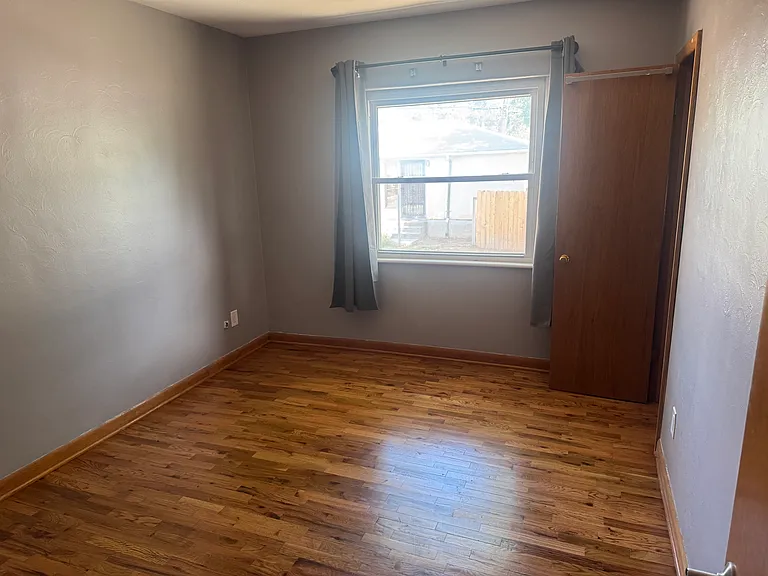 1123 Iowa Ave #B — Photo 6