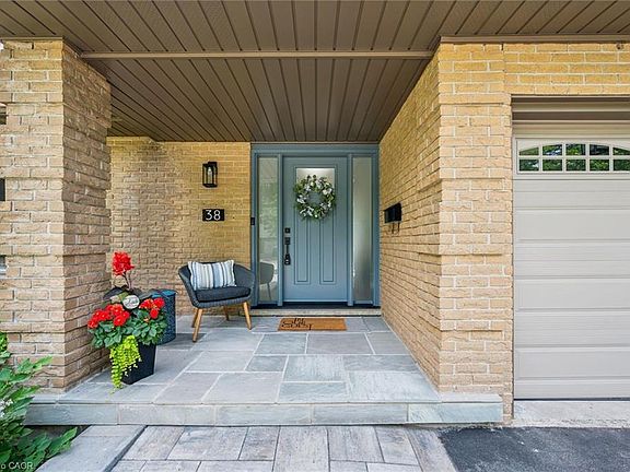 3rd image of 38 Shadybrook Cres
