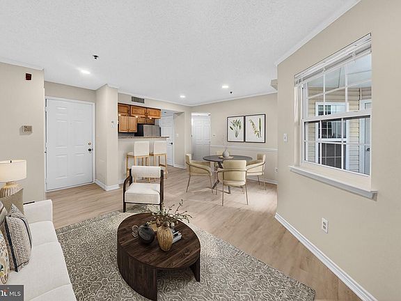5th image of 1504 Lincoln Way APT 100