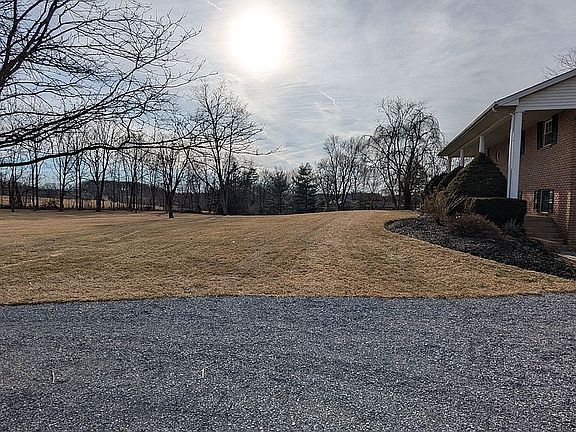 4th image of 665 Prescott Dr