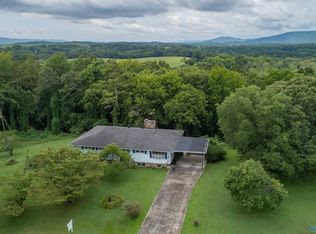 123 Crestview Dr, Bridgeport, AL 35740