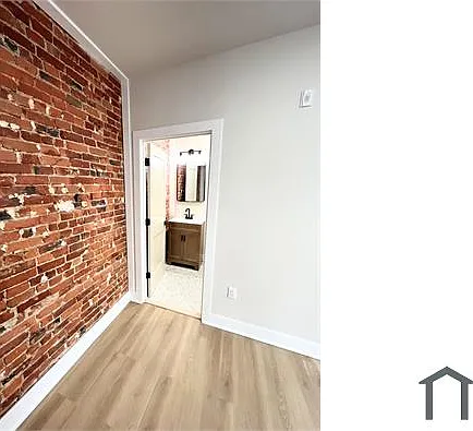 121 W Sharpnack St #2 — Photo 4