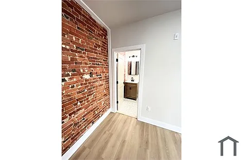 121 W Sharpnack St #2 Photo 1