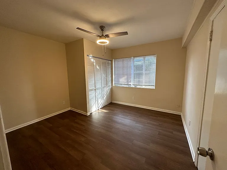 3018 Oak St — Photo 11
