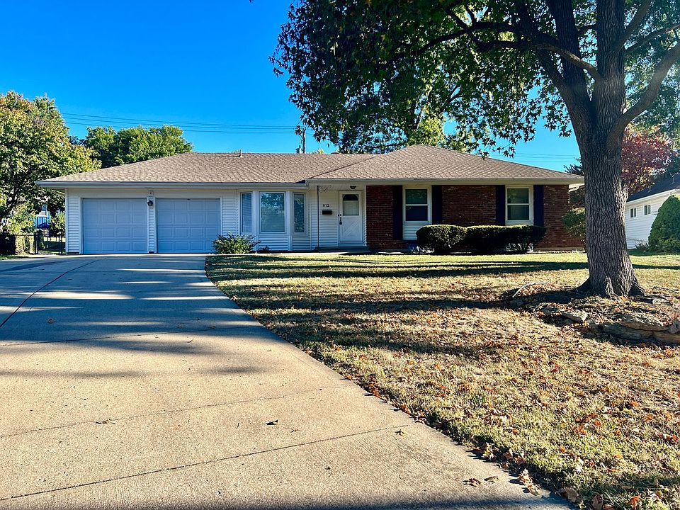 1st image of 812 NE Orchard Dr