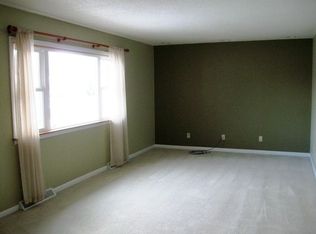 706 N H St, Monmouth, IL 61462