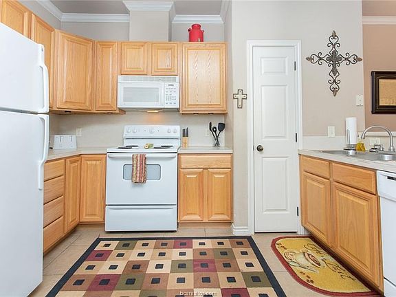 5th image of 3863 Oldenburg Ln #3863