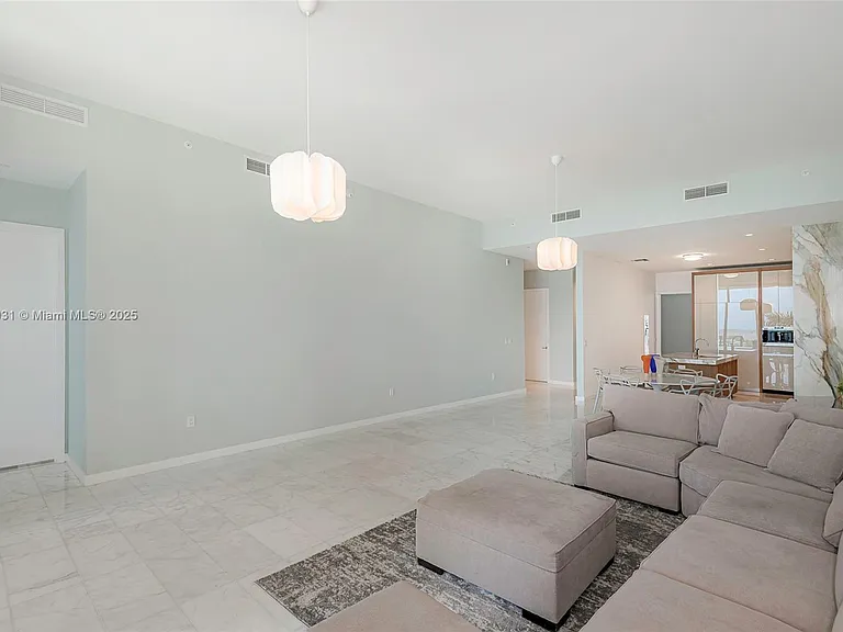 2821 S Bayshore Dr #7B — Photo 5