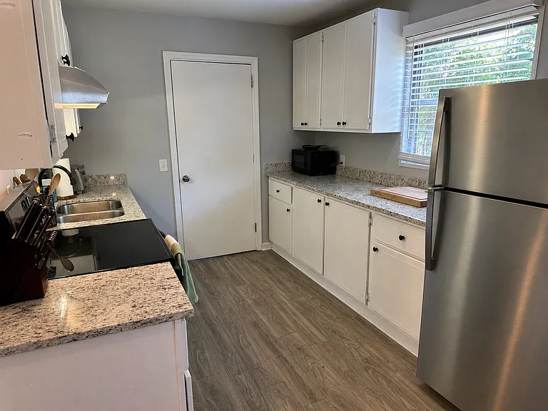 1523 W Robinhood Dr — Photo 8
