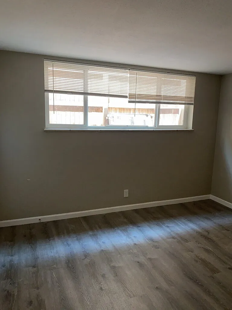 2 bed, 1.0 bath, 837 sqft, $1,595 — Photo 4