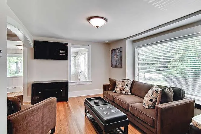 4 bed, 1800 sqft, $3,250 — Photo 2
