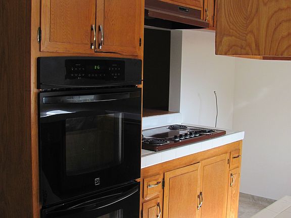 3rd image of 838 E Virginia Ave