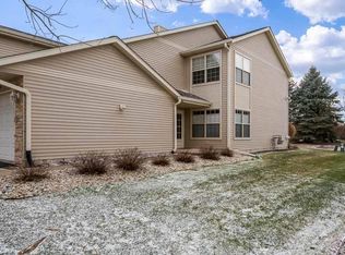 5683 Oak Village Dr, Roscoe, IL 61073