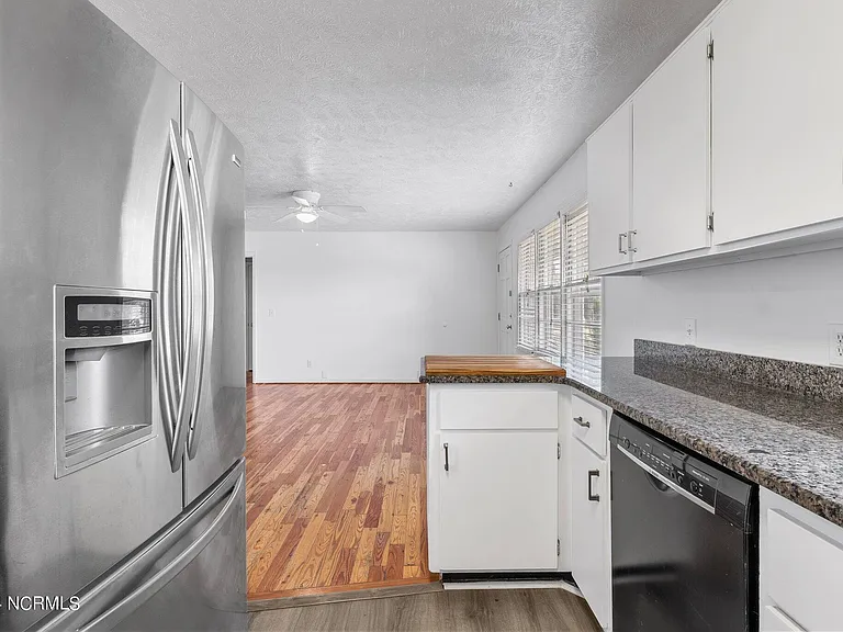 1708 N Poplar St — Photo 10