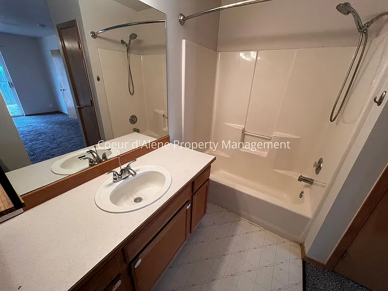 3214 N 10th St — Photo 14